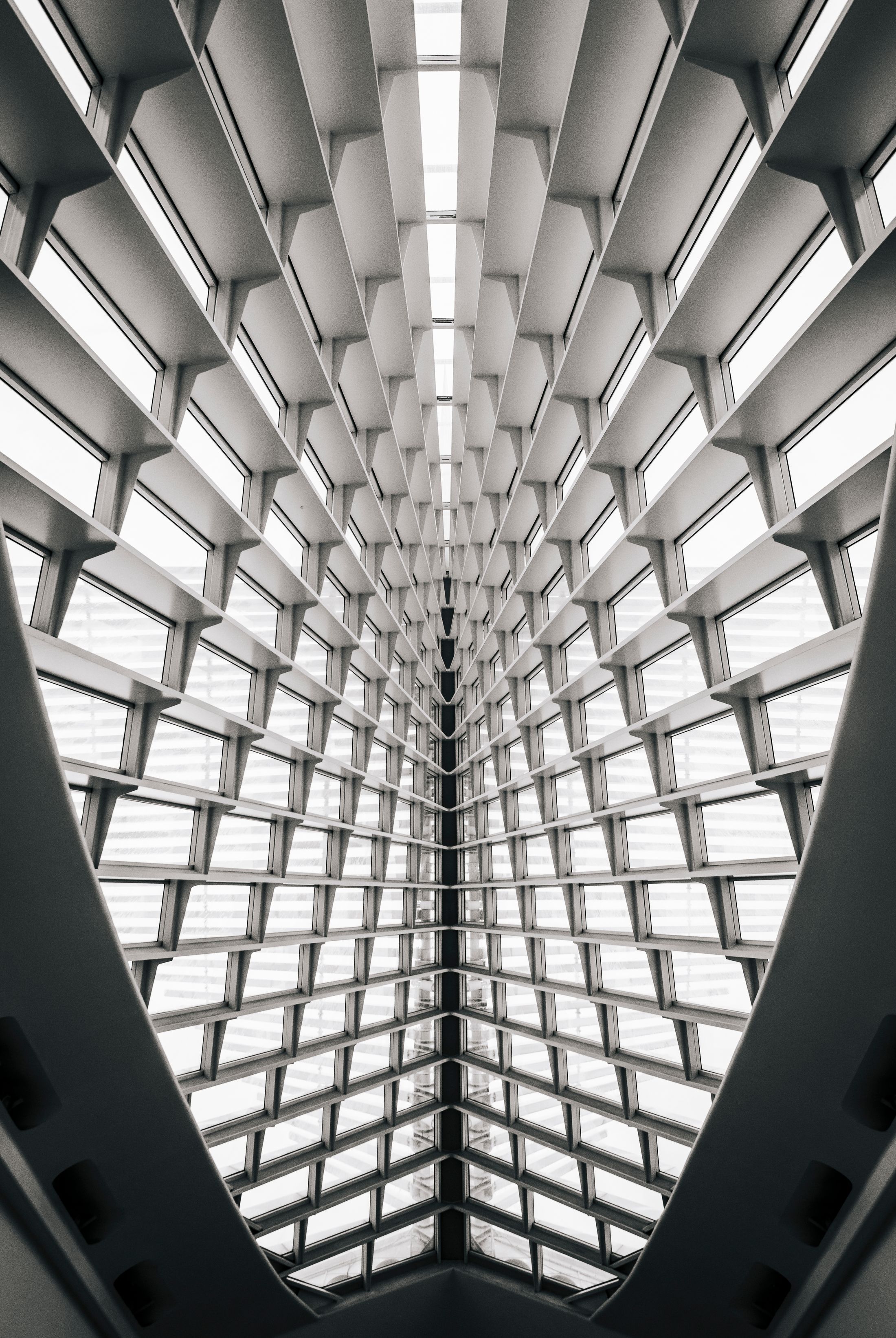 Rhythmic structure of a glass roof
